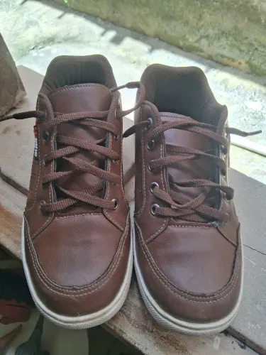 Sapatos Menino N?33,34.