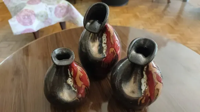 Trio de Vasos Decorativos em Cerâmica Artística - Design Moderno e Sofisticado