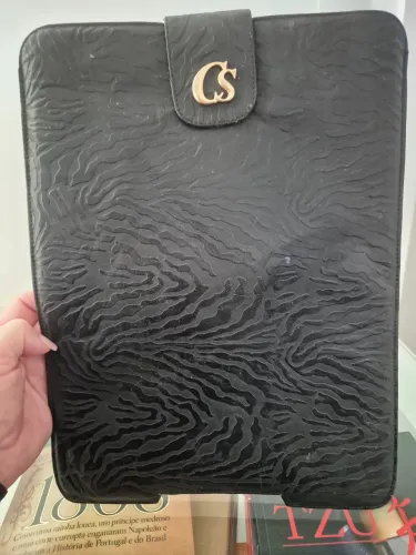 Capa couro preta texturizada de couro para notebook CS