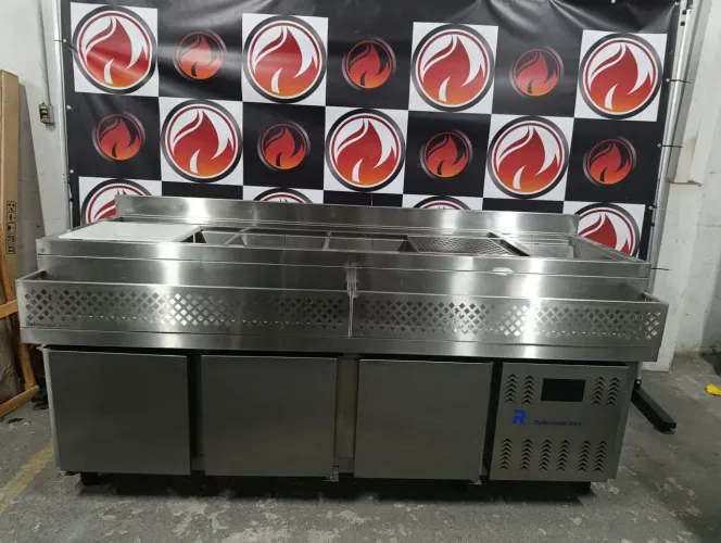 Balcão de Barman Refrigerado 3 portas 220 volts Caribe, fabricado pela Referencial Inox,