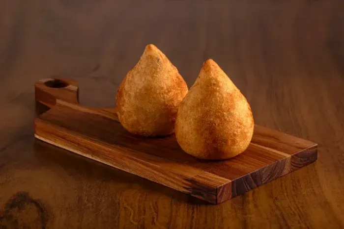 Salgadeira, cozinheira, auxiliar cozinha
