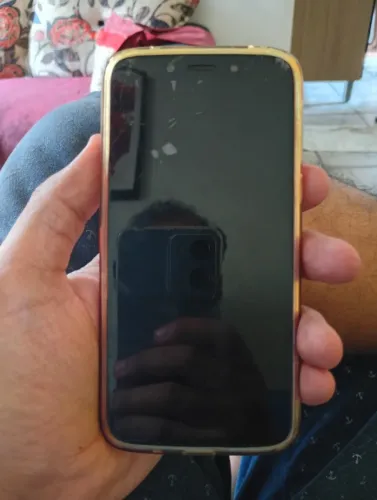 Celulares para uso ou retirar as peças