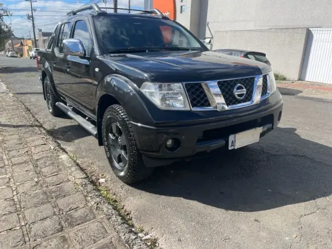 Nissan Frontier LE CD 4X4 2.5 TB Diesel Mec. 2010