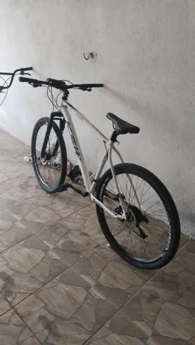 Vendo bike aro 29 freio hidráulico quadro 21 