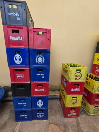 Engradados de cerveja 40 reais cada
