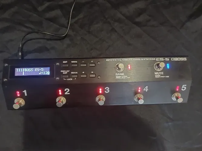 Pedal Boss Es-5 Pedal Loop Switcher