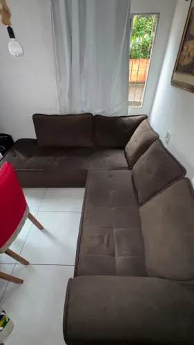 VENDO SOFÁ SEMINONO, CONSERVADO E SEM DETALHES