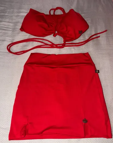 Conjunto Cropped e Saia