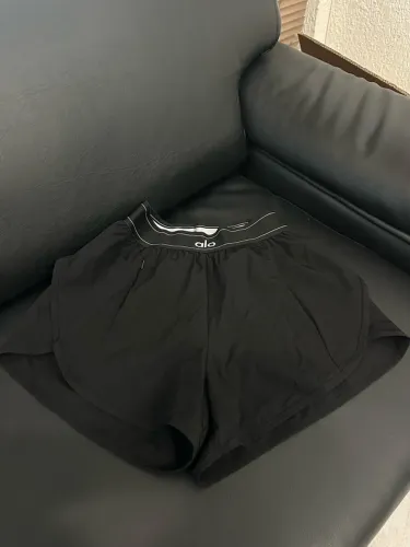 Short Academia Alo