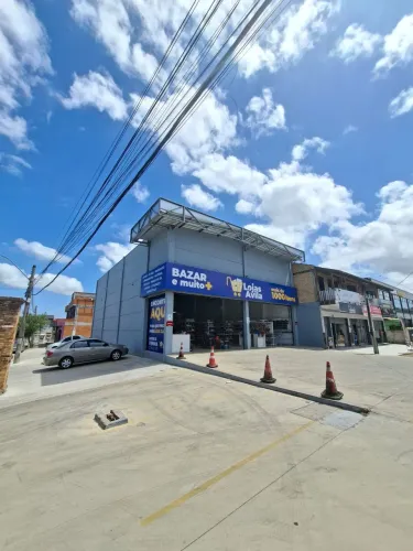 Loja em Porto Alegre, no bairro Hípica, e 0 banheiros, para locação.