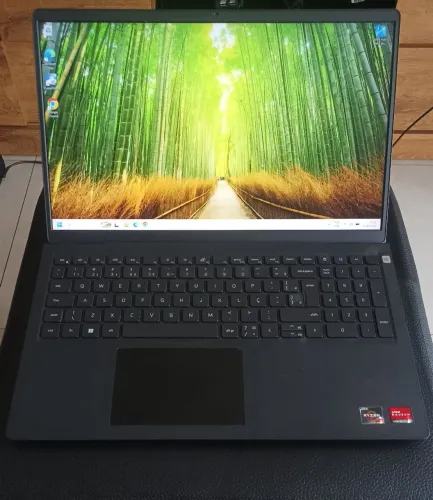 Notebook Dell Ryzen 5 8gb 256SSD Tela 15 Full HD Novíssimo