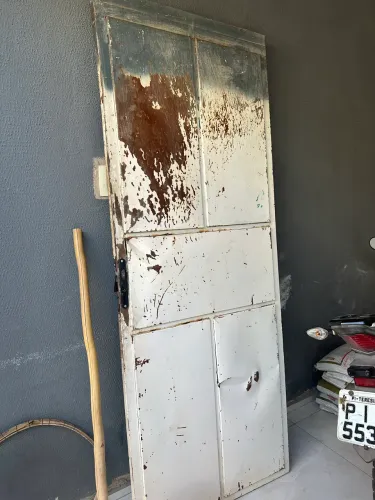 Porta de ferro
