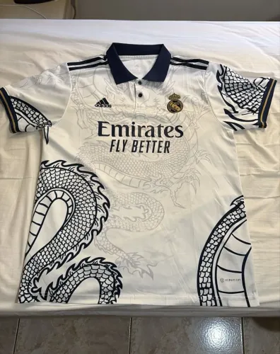 Camiseta Real Madrid Dragão Chinês 2022/2023 tamanho G