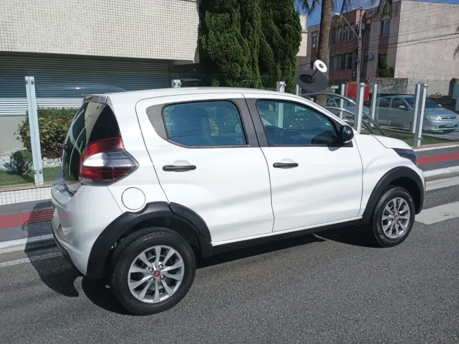 Fiat Mobi Like 1.0 Fire Flex 5P. 2023
