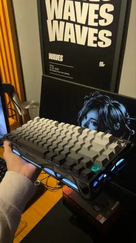 Teclado Mecânico Gravastar Mercury K1 (Usado Somente para teste)