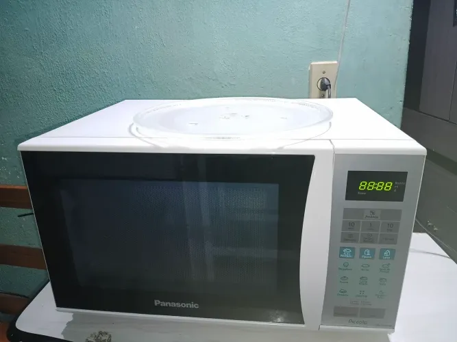 Micro-ondas panasonic 25 litros,220v