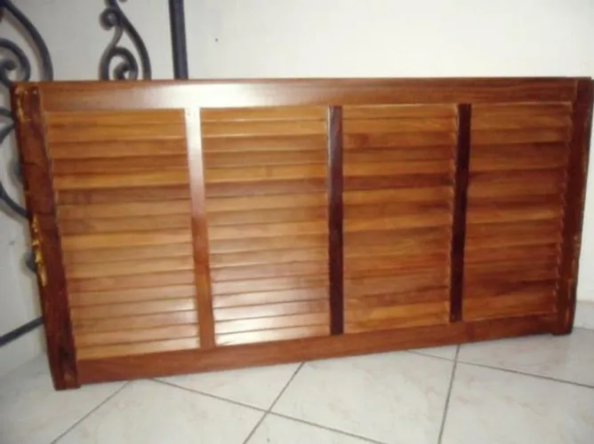 Janelas Ideal e Persianas Externas Antigas