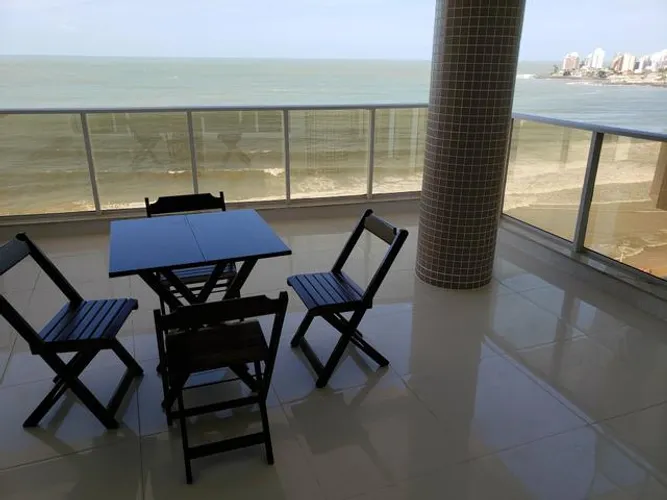 Apto de luxo, 3 suítes, 2 vagas de garagem de frente à praia