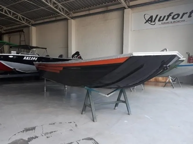 Barco 6 metros Flash 600 (soldado) - ñ calaça/leveforte/Petybrasil/Fluvimar