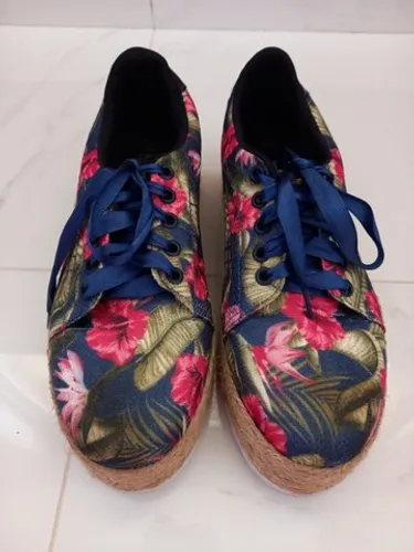 Tênis Floral