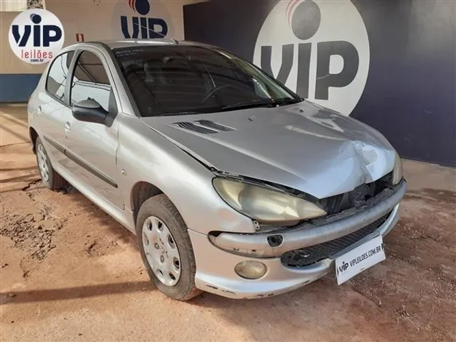 Sucata de Peugeot 206 1.4 Flex 2006 p/ Retirada de Peças