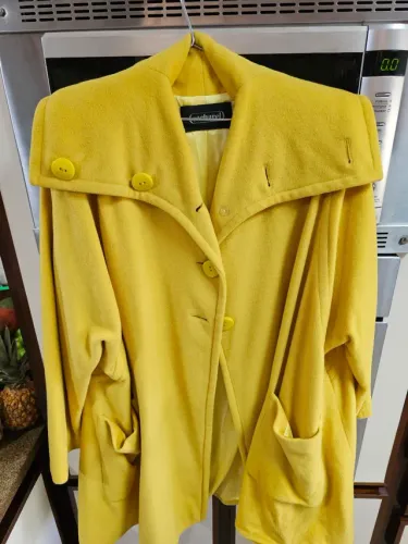 Capa Cacharel amarelo gema perfeita linda elegante tam36
