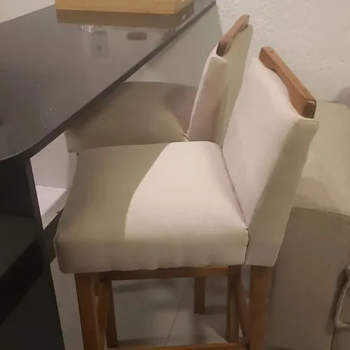 BANQUETA ESTOFADA CADA UNIDADE 250