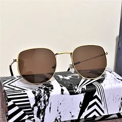 (Aceito cartão) Óculos de Sol Hexagonal, Lente Marrom e Armação Dourada UV400