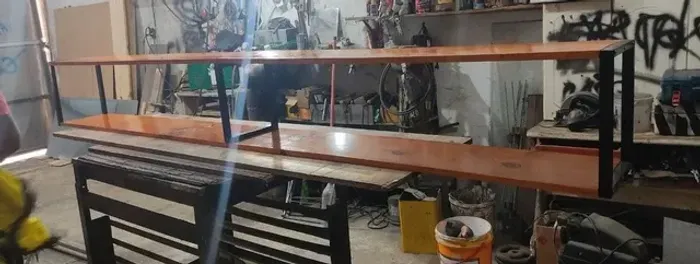 Prateleira estilo industrial