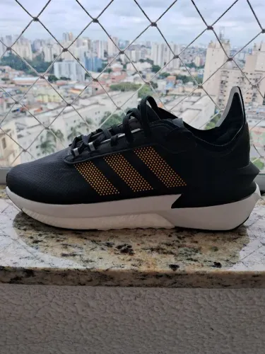 Tênis adidas Avryn - unisex - 38