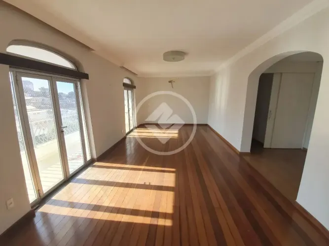 #Vende-se amplo apartamento com 235 m2 área privativa , 4 suítes, 03 vagas de garagem , to