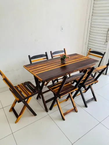 Conjunto Mesa e Cadeiras de Madeira - Dobrável