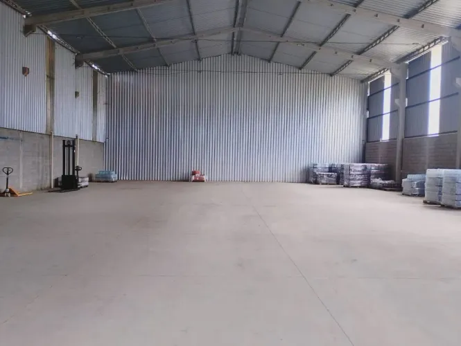 Paraíba do Sul - Galpão com 600m²