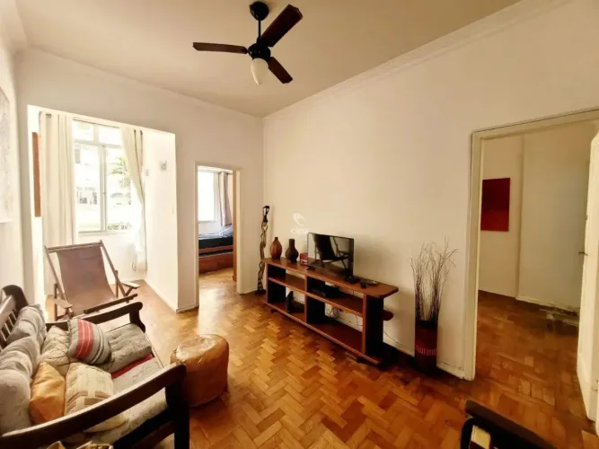 Apto mobiliado na Av. Nossa Senhora de Copacabana