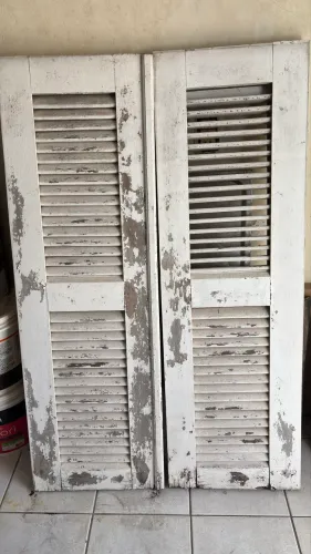 Vendo Janela/Venezianas de Madeira