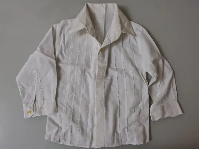 Camisas usadas, tamanho 2 anos, em bom estado