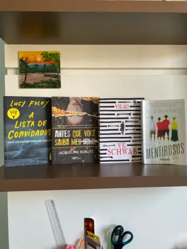 Desapego de livros de suspense