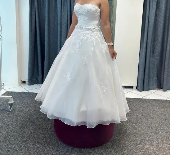 Vestido de noiva 2 em 1 novíssimo