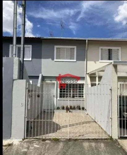 Lindo Sobrado com 2 dorms., sala, cozinha, lavabo, 1 banheiro social, pequeno quintal nos 