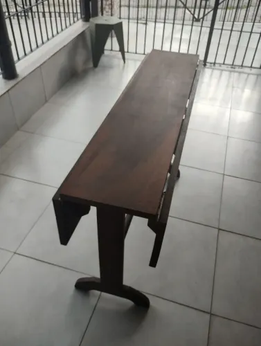 Mesa de madeira Peroba