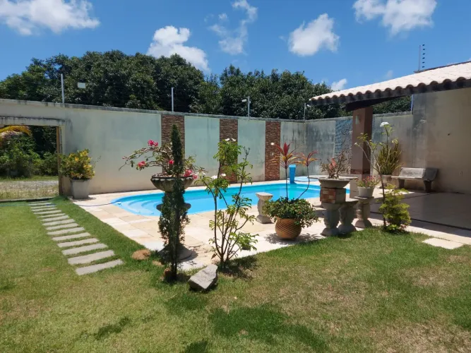 Casa para venda com 220 m2 piscina e deck com 2 suites em Facundes - Aquiraz - Ceará