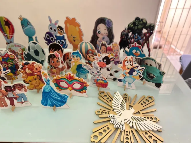 Decoração de Festa: Personagens e Temas Diversos