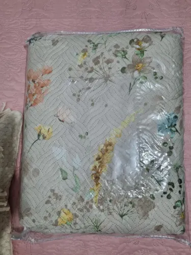 Cobre-leito Solteiro c/ Porta-Fronha NOVO