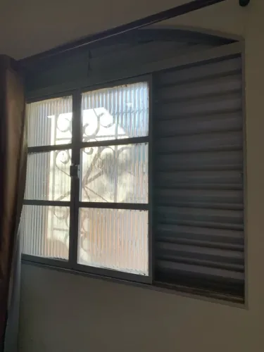 Vendo 2 janelas de Ferro 
