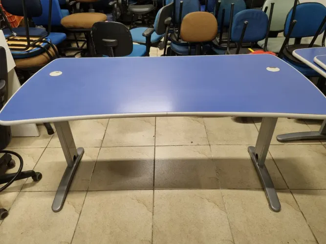 Mesa para Escritório Azul 1,50m Reforçada MDF Ótimo Estado 