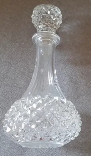 Decantadora / Garrafa em cristal vintage Cristal d'Arques com tampo em corte diamante.
