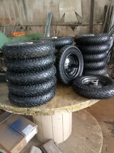 Pneu para carro de mão, carrinho de carga, plataforma, carroça.