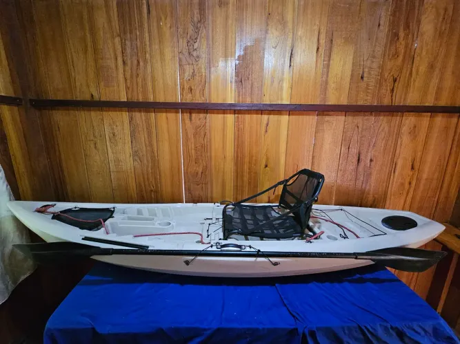Caiaque de pesca  tuna pro com cadeira e remo 