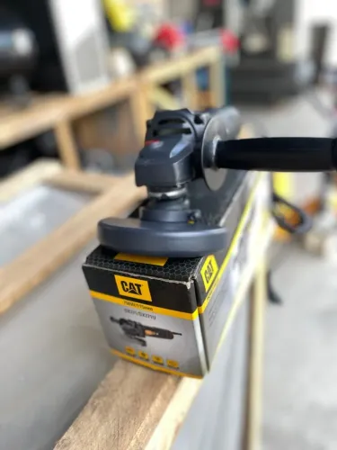 Esmerilhadeira POL 750W DX371 CAT Angular 4.1/2