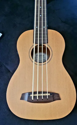 U-BASS Akahai - Ukulele Baixo